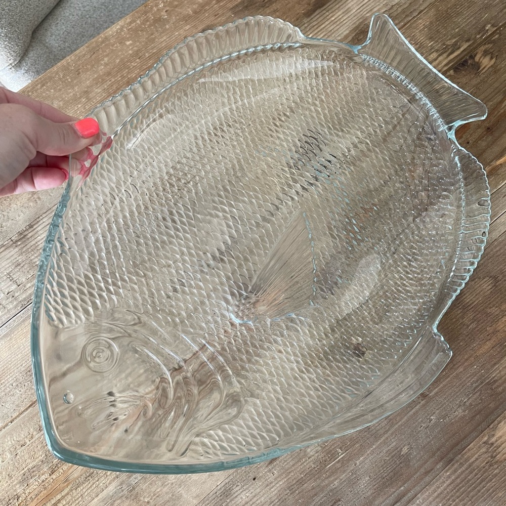 Vintage Clear Glass Fish Shaped Serving Platter - Elegant Home Accent